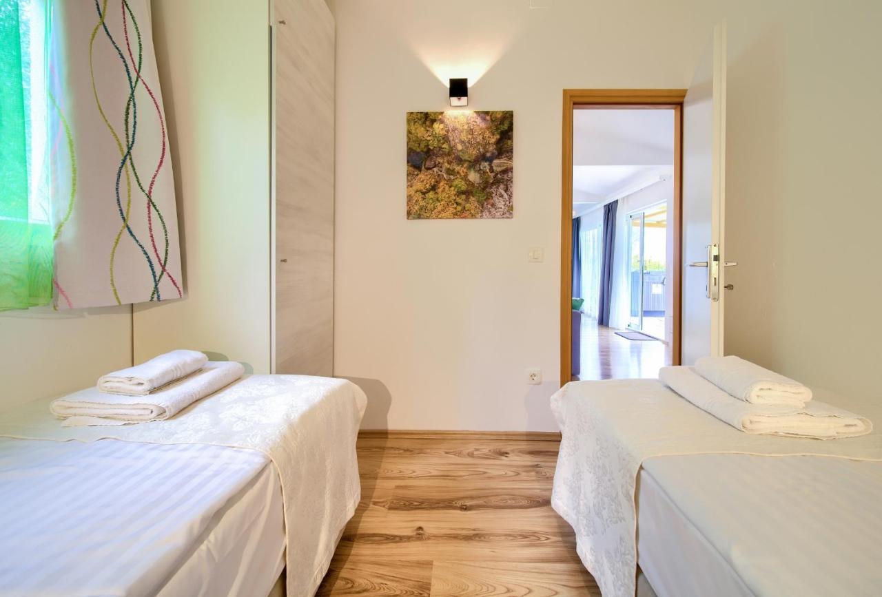 Holiday Homes Kanajt Punat Extérieur photo